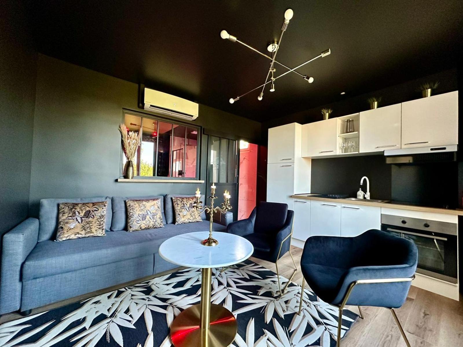 Suite Meg Esbly Buitenkant foto
